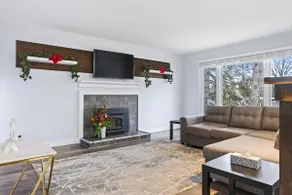 Guest Favourite 3BR Home | Walk Downtown | Parking - Image 4