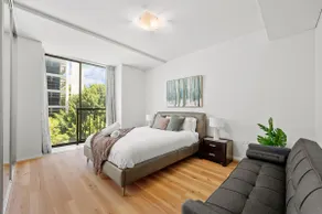 Mascot Apt | Prime Location Near Station & Airport - Image 2