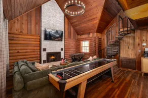 Lakeside Haven with Jacuzzi and Games - Image 4