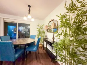 A King Bed 2BR Condo • DT Bellevue •Free Parking - Image 3