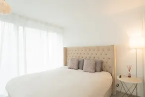 New – Rosé Studio Stylish & Central near Airport - Image 4
