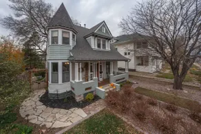 Victorian Hideaway: Near Downtown | Hot Tub + Pets - Image 4