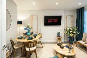Beautiful flat for 4 at Barons Court - Image 5