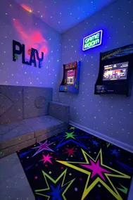 Pine&Palm | 4BR/4BA+4TVs+GameRm+Firepit+Fence+Pets - Image 5