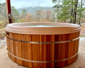 Hot Springs Cabin w/Cedar Hot Tub By Bathhouse Row - Image 2