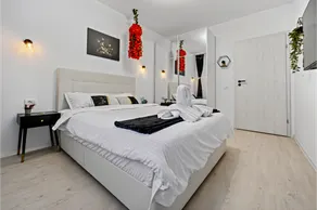 Lovely Dine+Full Kitchen+ Free Parking+Bathtub - Image 3