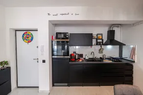 Lovely Dine+Full Kitchen+ Free Parking+Bathtub - Image 4
