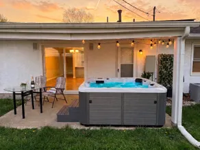 Cozy Ranch King Bed & Pet Friendly - Fenced Yard - Image 2