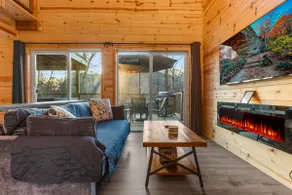 The Hummingbird - Mountaintop Cabin w/ Hot Tub - Image 4