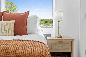 1BR Apt | Rooftop, Gym, Workspace - Image 4