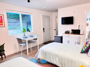 Colorful Montclair Studio - Two Twins or King - Image 3
