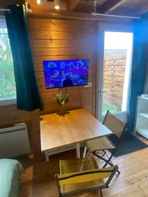 Cozy chalet, garden, self check-in, parking - Image 3
