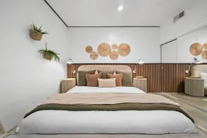 Gaslamp Row House - Sleeps 8 Private Garage AC - Image 3