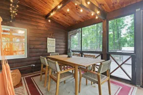 Charming Madison Cabin. Hot Tub, Fire pit & WiFi - Image 4