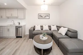 Near Airport | 6 Beds | 3.5 Bath | Garage | AC - Image 5