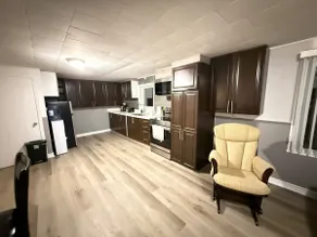 Modern & Cozy 2 bedrooms & 1 bath upper unit house - Image 3
