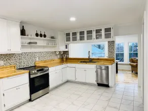 Concord Cottage | Wine Country Getaway - Image 2