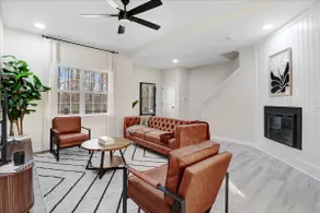 New-Build Stay • Sleeps 8 • 10 Min to UNC-G - Image 2