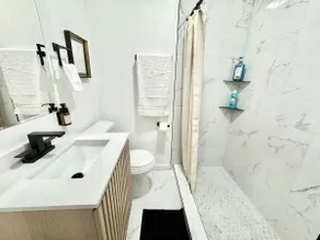 Perfect 1bed/1bath in DSM next to DT -Free Parking - Image 5
