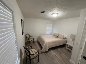 Modern 3BR Near Downtown | Sleeps 6 - Image 4