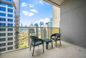 Iconic Luxury | Burj Khalifa | Junior Suite - Image 4