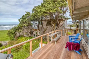 Shoreline Cottage Oceanfront Vacation Rental - Image 5