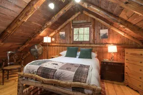 Lakefront Cabin: Sleeps 6, Fire Pit, Parking - Image 2