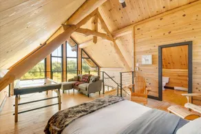 Le Cerf Blanc – Chalet on the Mékinac – Fireplace & Spa - Image 5