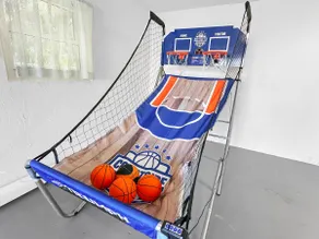 Pet friendly, Air hockey, Arcade, WiFi, Kitchen - Image 4