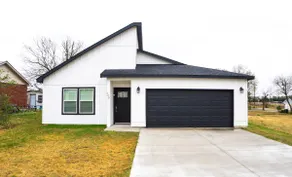 Newly Built! Contemporary Home - Image 2