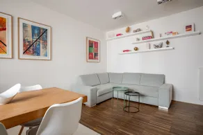 Quiet duplex penthouse with private courtyard - Image 4