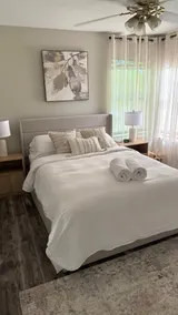 Comfy, Dog-Friendly, Nice Community w a Pool - Image 2