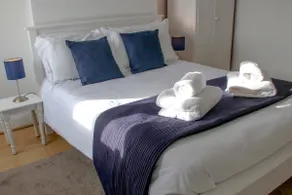 1 minute sea, bright, quiet, comfy flat, sleeps 2 - Image 2