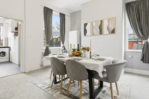 Spacious Bury Town Centre House with Parking & Fast Wi-Fi, Near The Rock - Image 2
