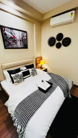 Black Canvas near Expo Center / Pari Chowk Gr Noida - Image 2