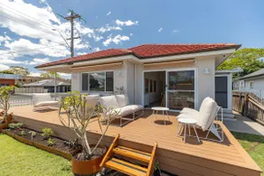 Villa Frankie Lakefront Bliss - Image 2
