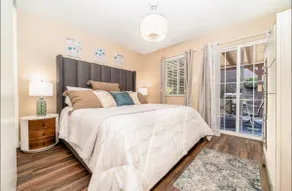 Stylist duplex in San Marcos with fenced yard - Image 3
