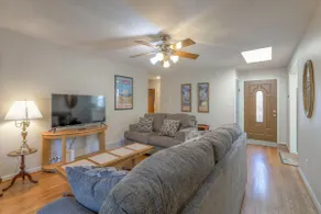 The Travel Ranch Overland Park 3 Bed 2 Bath - Image 4