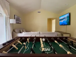 Cozy 4BR Home in Mountain View - Image 4