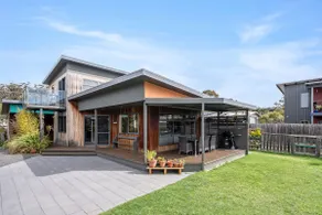 The Shore House - Image 2