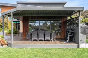 The Shore House - Image 4