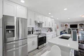 Quiet Family Home near YYC - Image 2