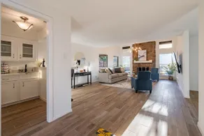 Near Lake Houston+IAH Pool•Gameroom•Balcony - Image 3