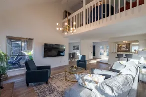 Near Lake Houston+IAH Pool•Gameroom•Balcony - Image 5