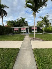 A Find! Just 3 blocks to the Gulf and Old Naples - Image 3