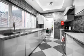4Bedroom Townhouse* Sleeps 8* Parking* City Center - Image 5