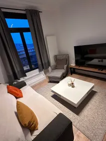 Spacious 3-bedroom apartment in the heart of the city - Image 2