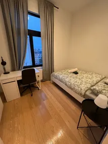 Spacious 3-bedroom apartment in the heart of the city - Image 5
