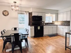 Country Cottage — Near Frankenmuth - Image 3
