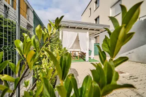 Charming French Getaway Spacious Apartment with Garden and Parking - Image 4